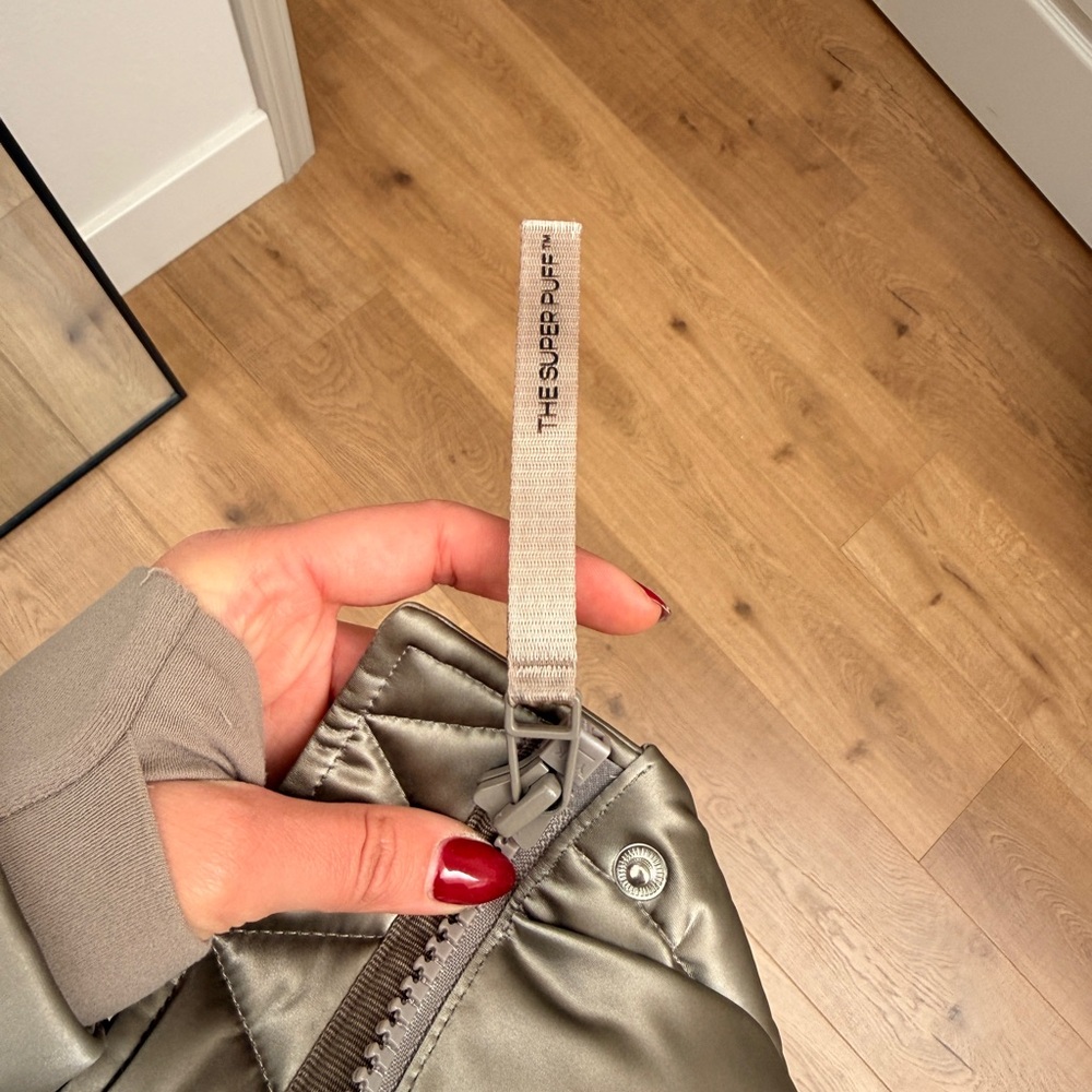 Aritzia The Super Puff Liquid Shine - Picture 6 of 14